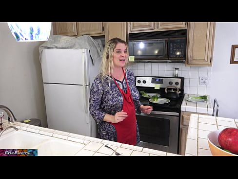 ❤️ Stepmom Mëllech him an der Kichen virun sengem Datum ❤️ Super Porn op Porno lb.rionews.top ﹏