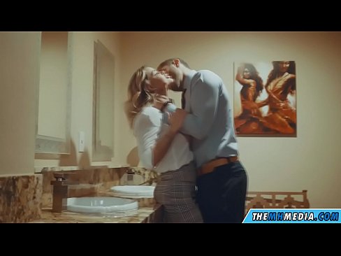❤️ Wann eng Busty Blond Iech an engem ëffentlechen Toilette verféiert ❤️ Super Porn op Porno lb.rionews.top ﹏